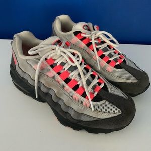 1995 hot pink nike air max